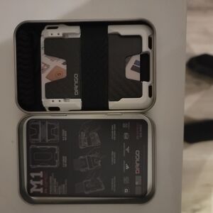 Dango M1 R-Spec Maverick Wallet in Black and White